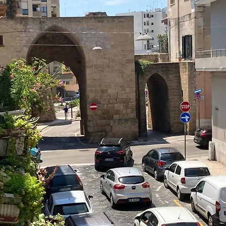 Porta Napoli *